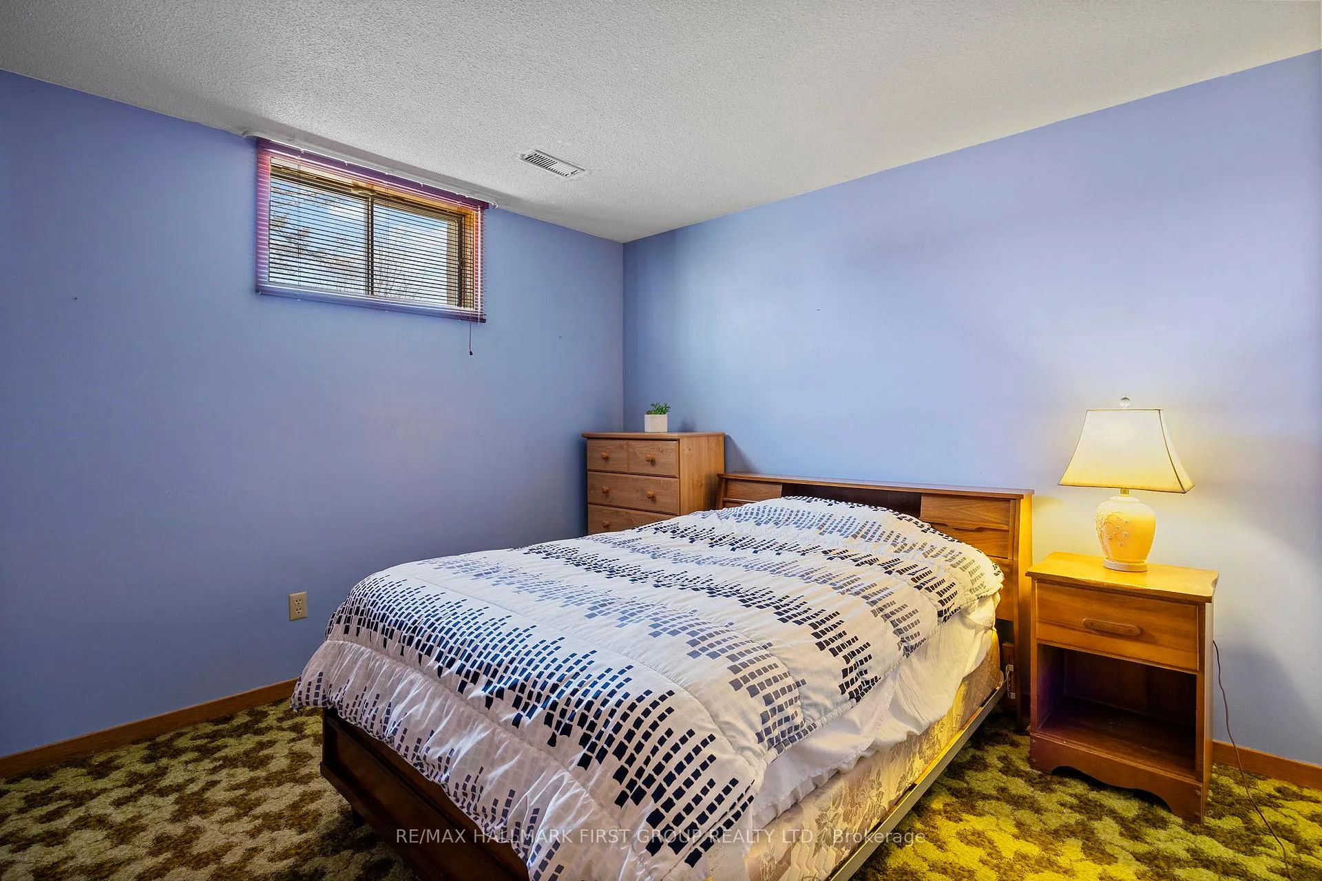 Photo 43 of 102 Applewood Crescent, Whitby, Blue Grass Meadows — HOMEH