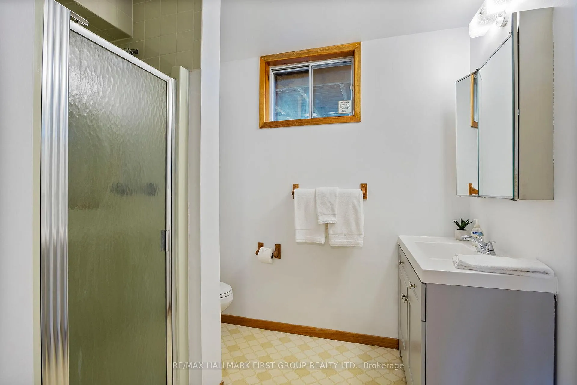 Photo 46 of 102 Applewood Crescent, Whitby, Blue Grass Meadows — HOMEH