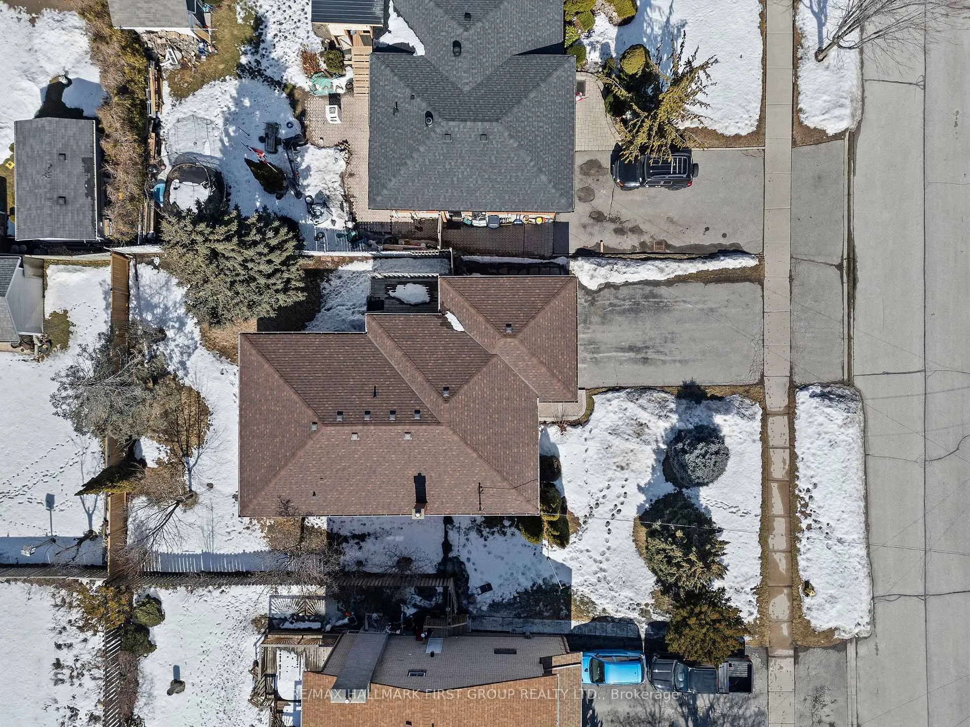 Photo 50 of 102 Applewood Crescent, Whitby, Blue Grass Meadows — HOMEH