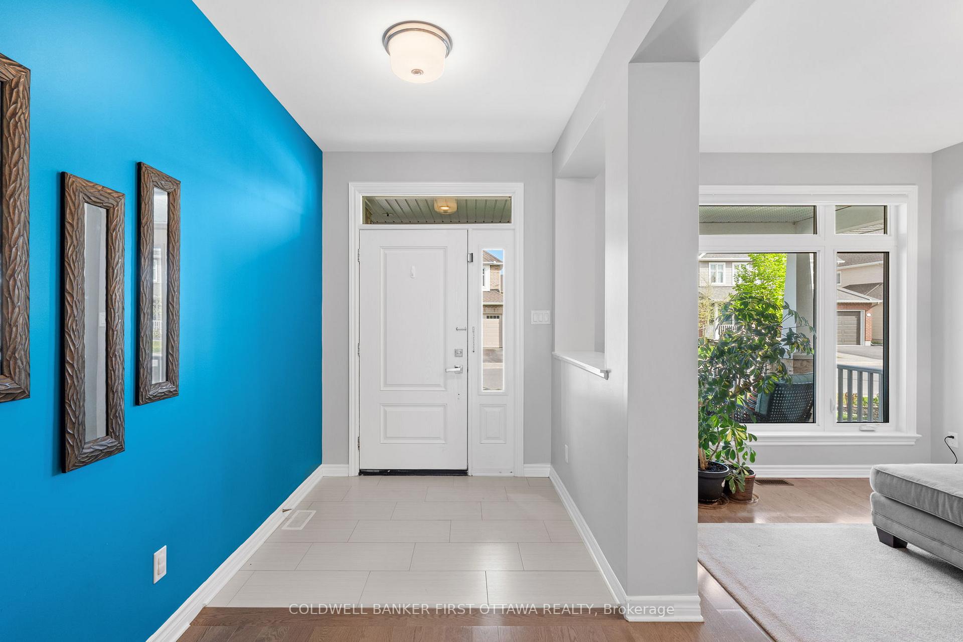 Photo 2 of 320 Brambling Way, Ottawa, Barrhaven - Half Moon Bay — HOMEH