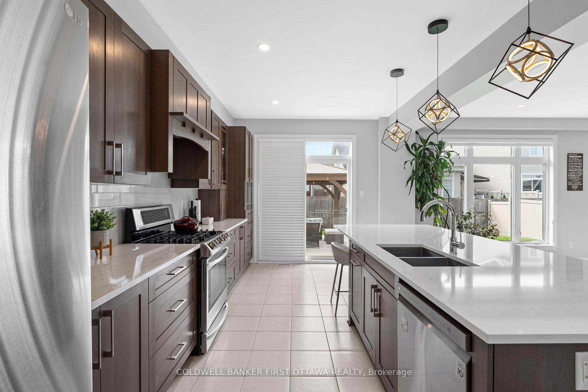 Photo 12 of 320 Brambling Way, Ottawa, Barrhaven - Half Moon Bay — HOMEH