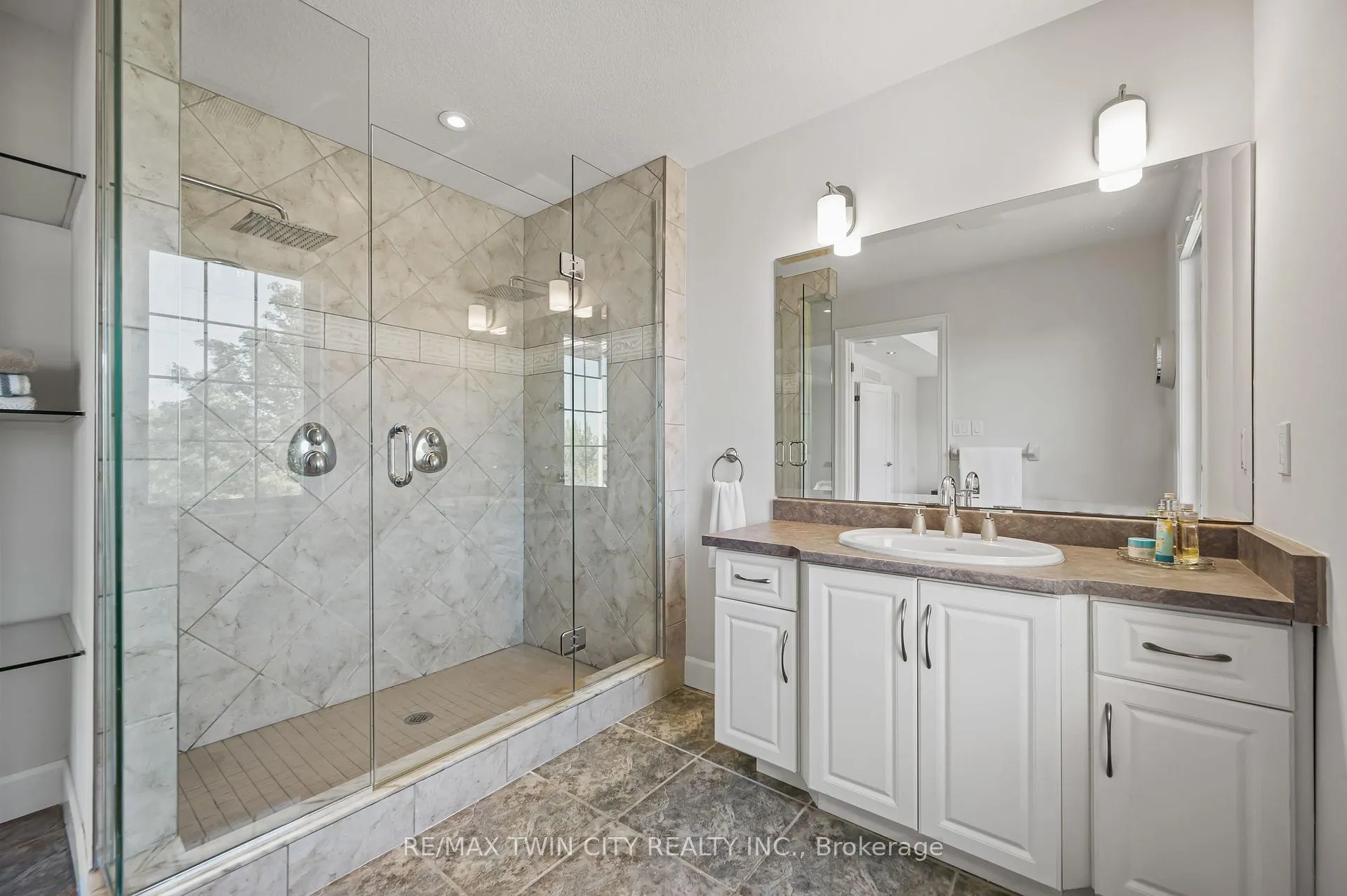 Photo 20 of 508 Kelso Place, Waterloo — HOMEH