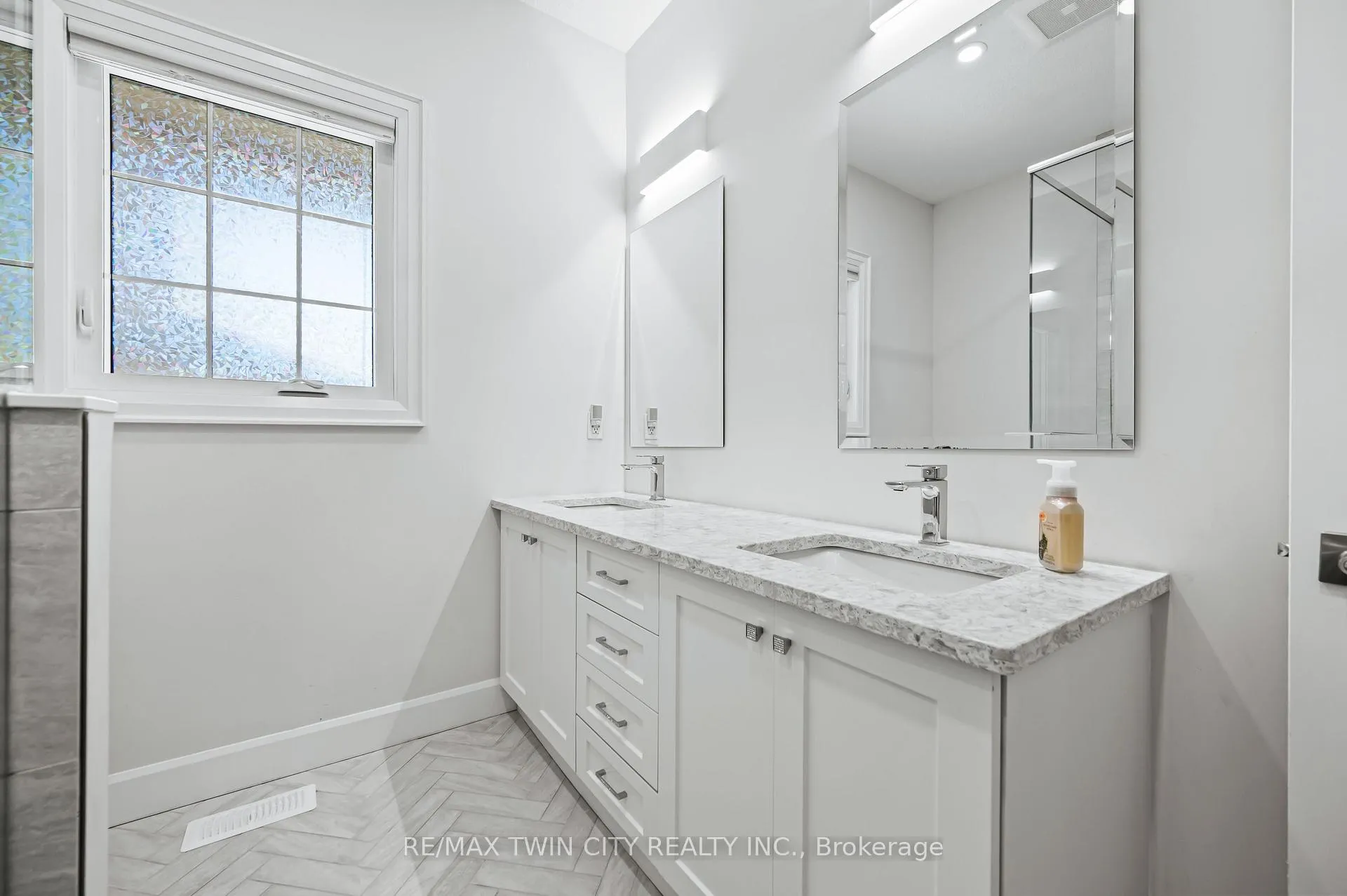 Photo 36 of 508 Kelso Place, Waterloo — HOMEH