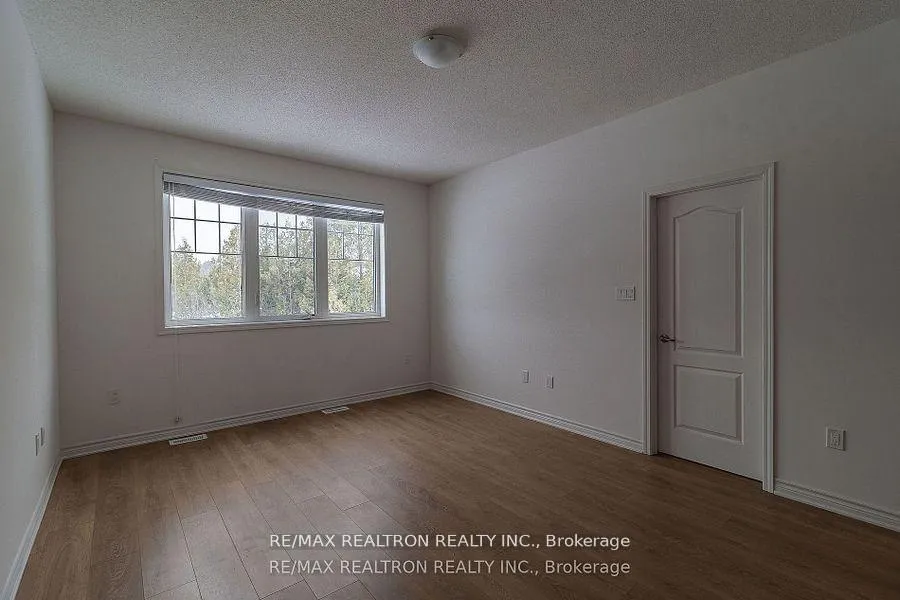Photo 4 of 19 Abby Drive, Wasaga Beach — HOMEH
