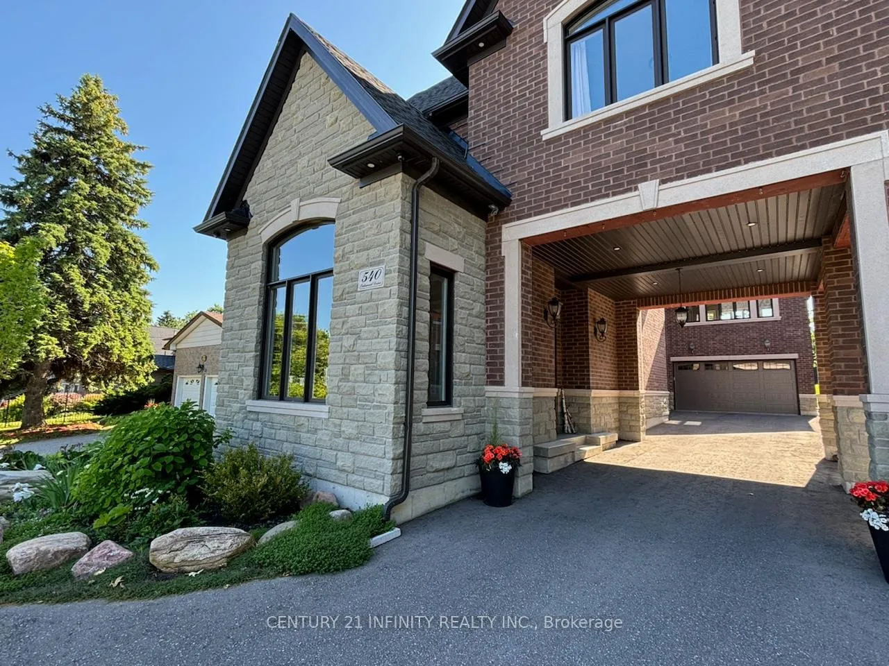 Photo 3 of 540 Oakwood Drive, Pickering, Rosebank — HOMEH