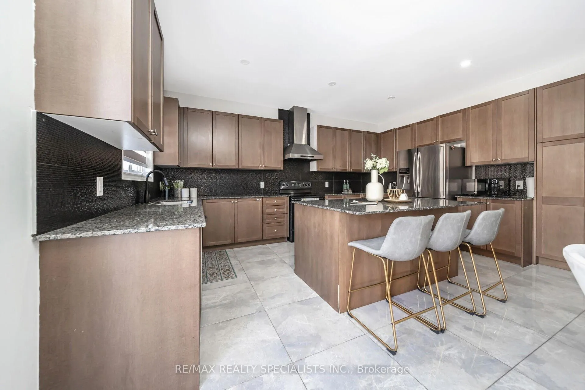 Photo 16 of 46 Valleybrook Crescent, Caledon, Rural Caledon — HOMEH
