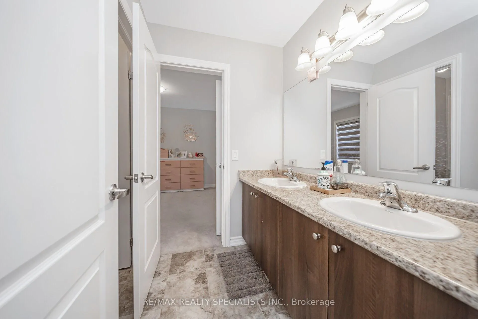 Photo 24 of 46 Valleybrook Crescent, Caledon, Rural Caledon — HOMEH