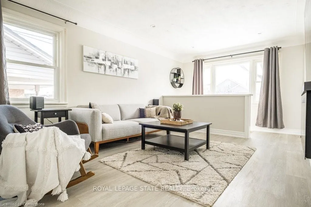 Photo 4 of 134 Craigroyston Road, Hamilton, Bartonville — HOMEH