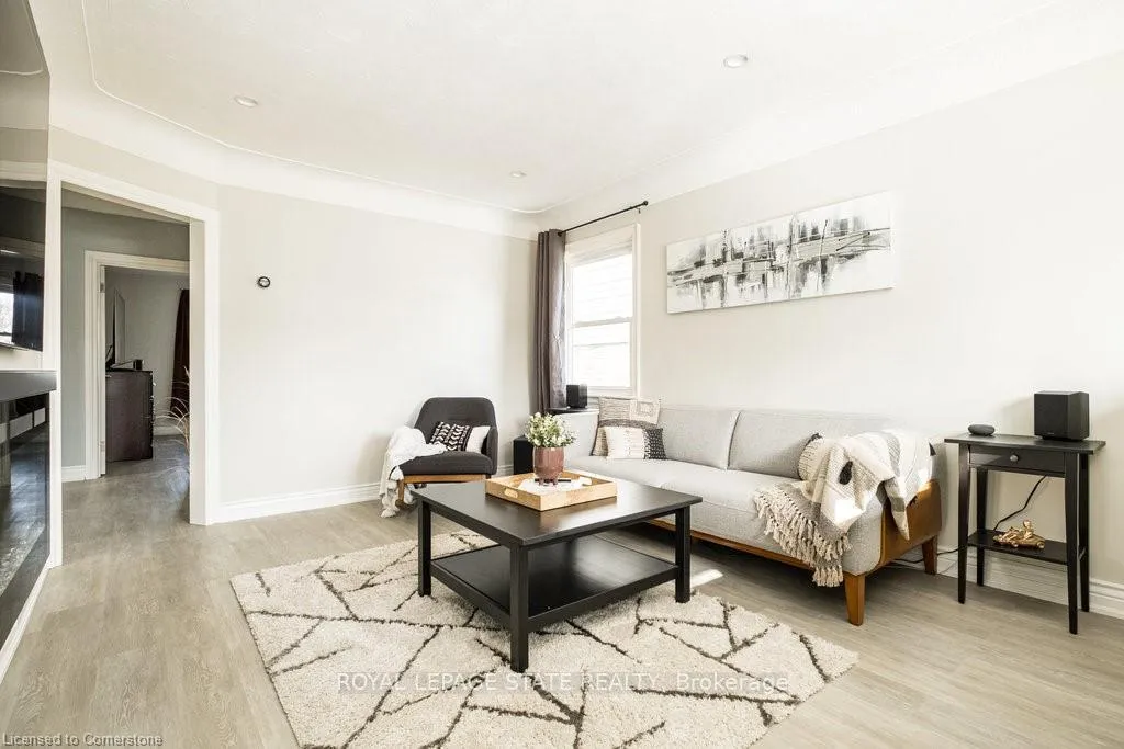 Photo 8 of 134 Craigroyston Road, Hamilton, Bartonville — HOMEH