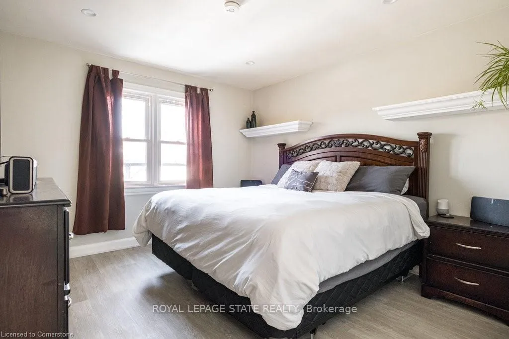 Photo 15 of 134 Craigroyston Road, Hamilton, Bartonville — HOMEH