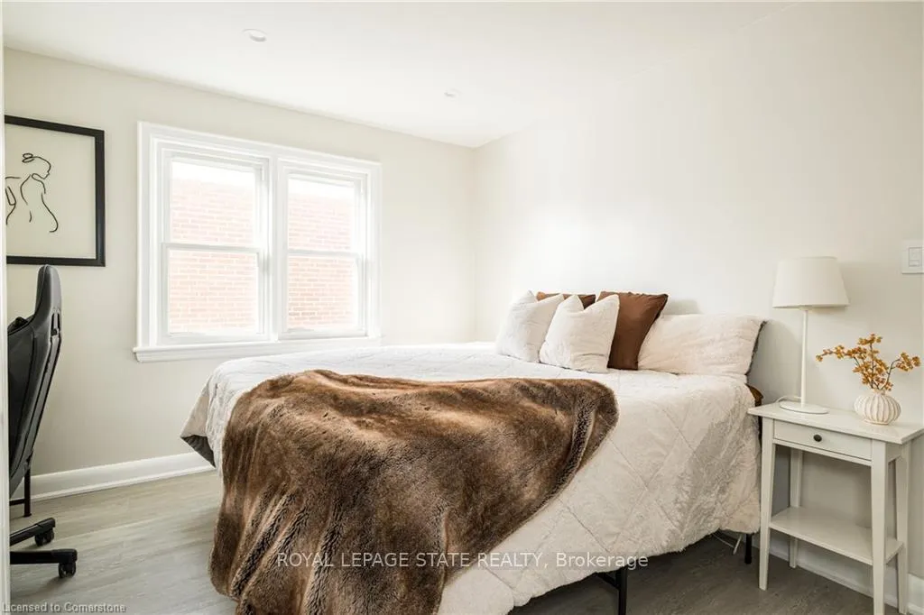 Photo 20 of 134 Craigroyston Road, Hamilton, Bartonville — HOMEH