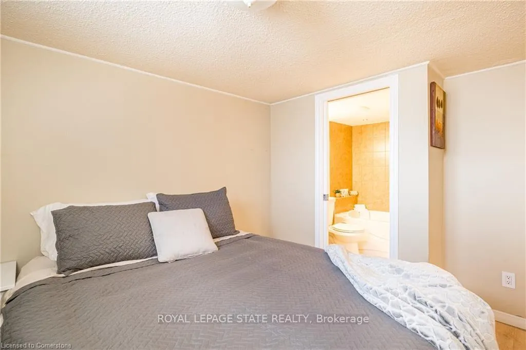 Photo 32 of 134 Craigroyston Road, Hamilton, Bartonville — HOMEH