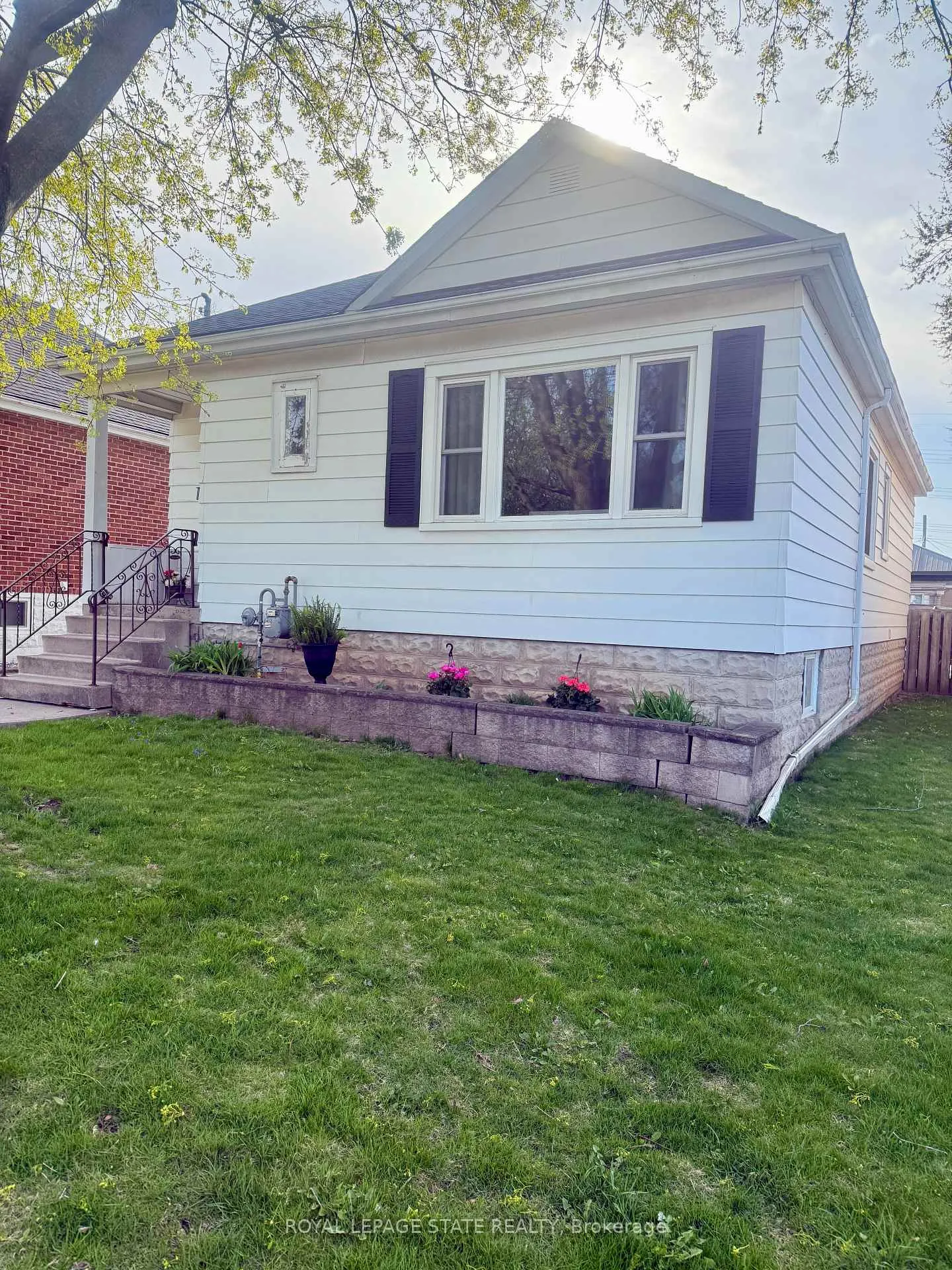 Photo 37 of 134 Craigroyston Road, Hamilton, Bartonville — HOMEH