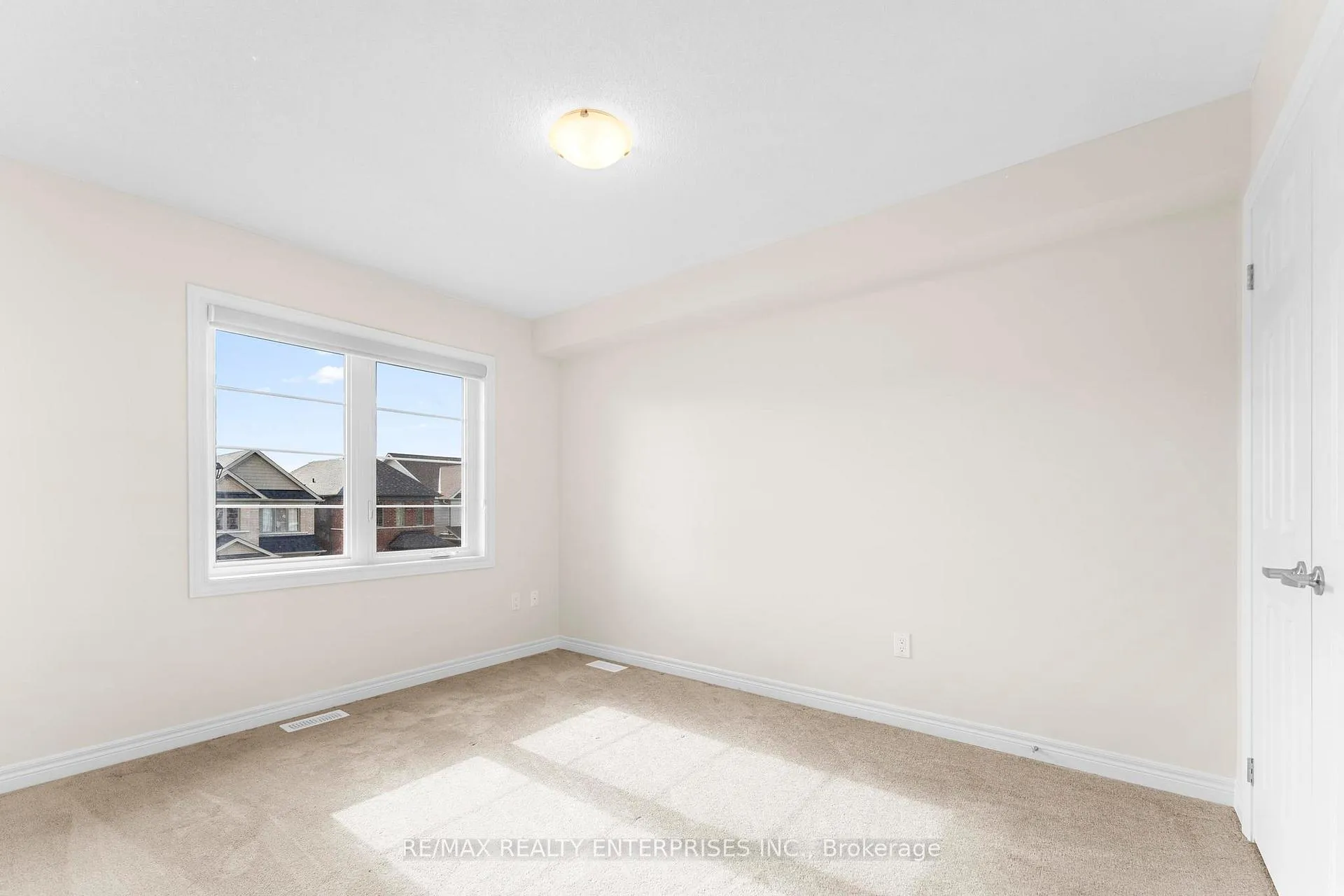 Photo 9 of 54 Bayardo Drive, Oshawa, Windfields — HOMEH