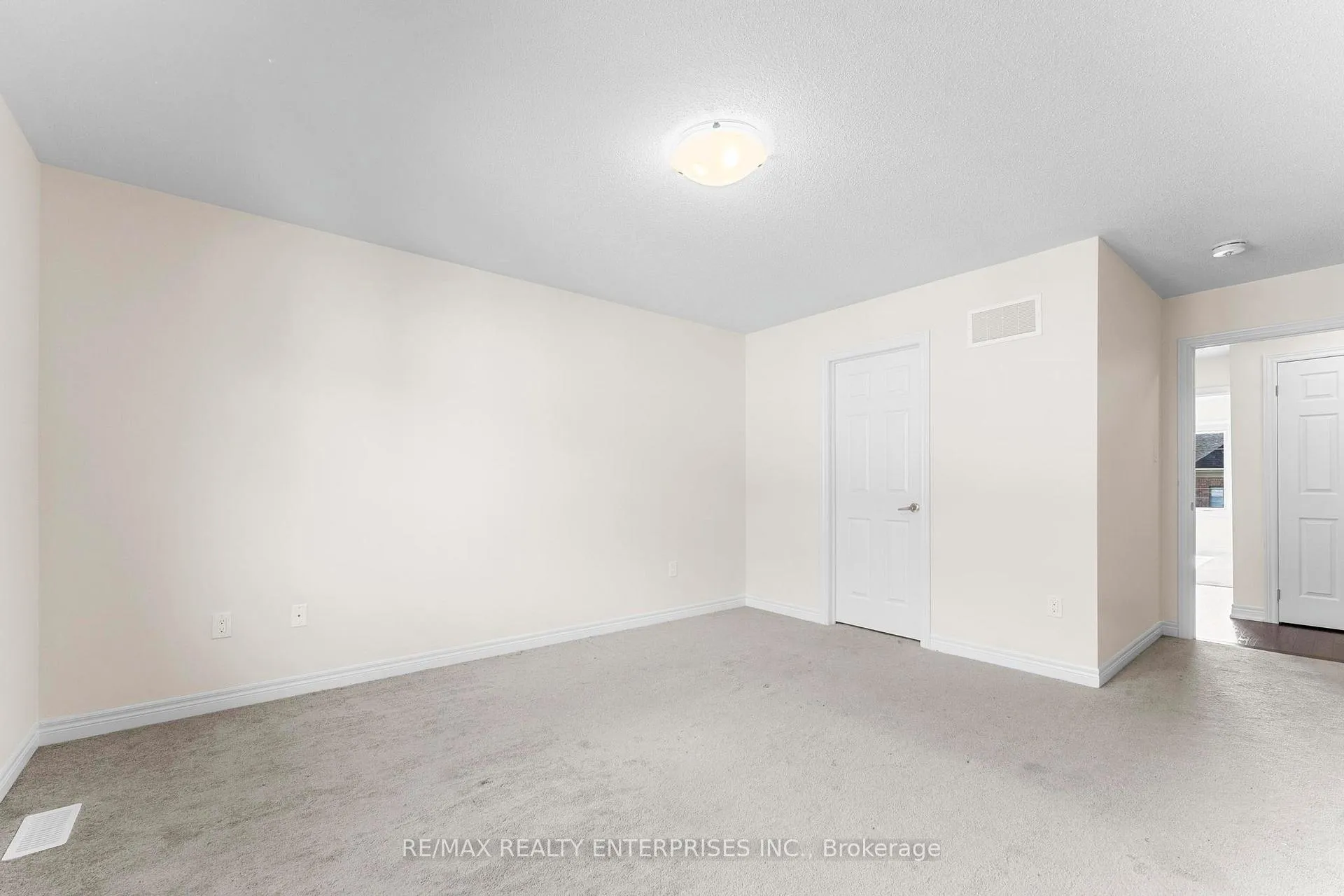 Photo 15 of 54 Bayardo Drive, Oshawa, Windfields — HOMEH