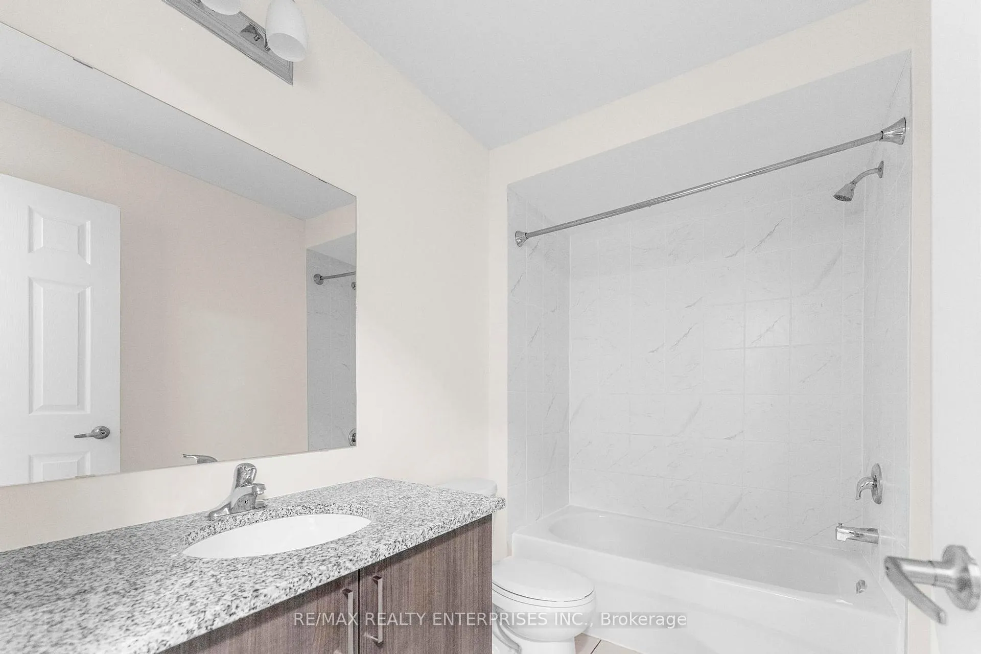 Photo 17 of 54 Bayardo Drive, Oshawa, Windfields — HOMEH