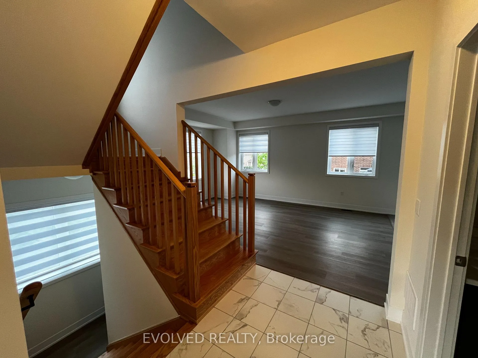 Photo 7 of 2 Hampton Lane, Barrie, Ardagh — HOMEH