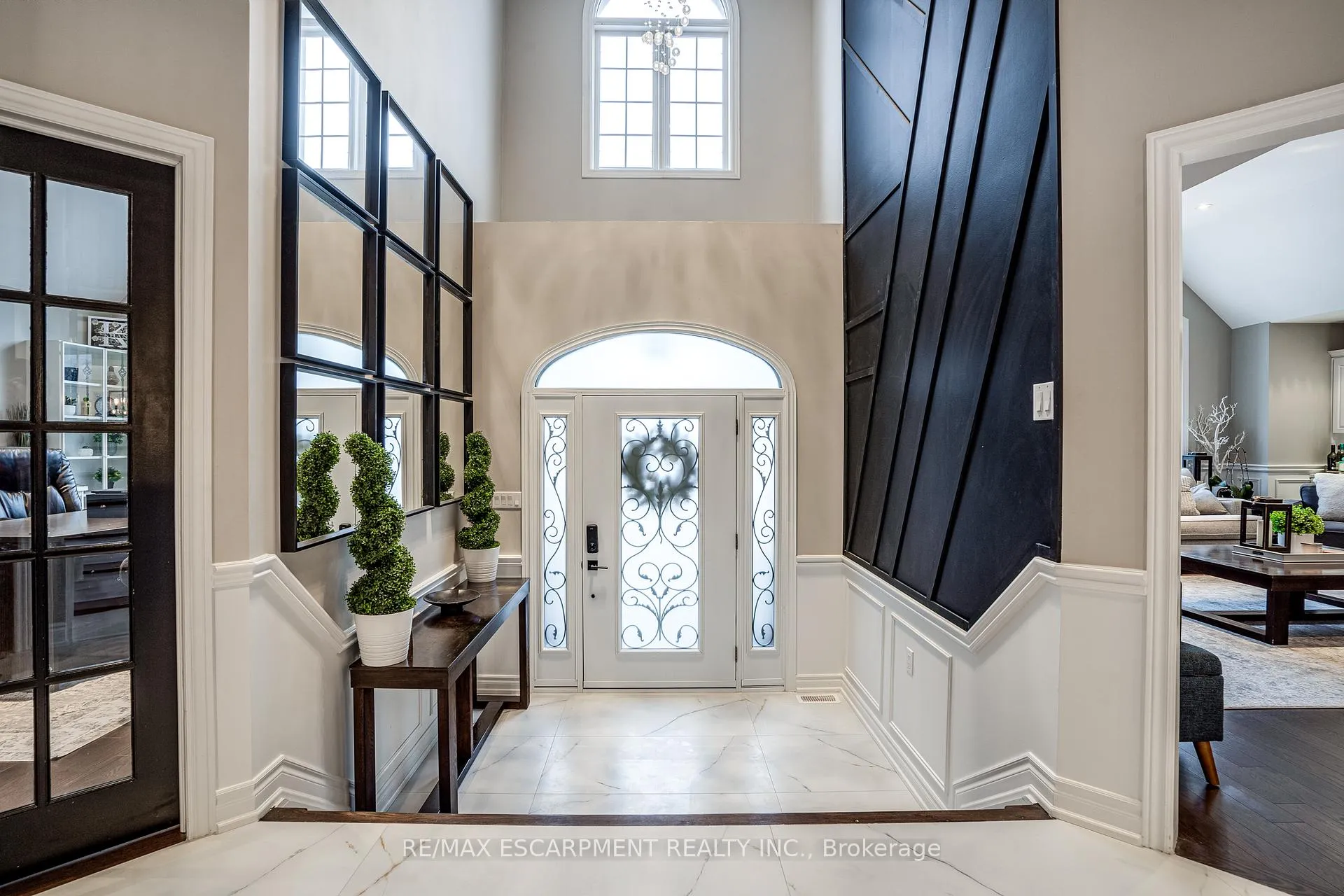 Photo 5 of 8 Orr Crescent, Hamilton, Stoney Creek — HOMEH
