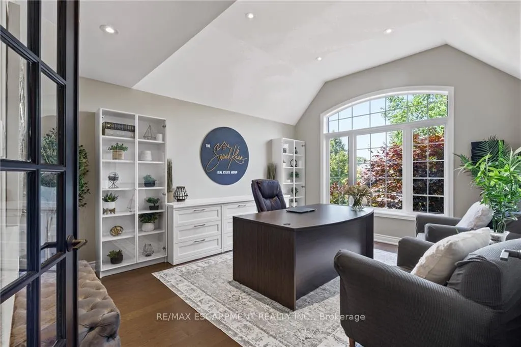 Photo 10 of 8 Orr Crescent, Hamilton, Stoney Creek — HOMEH