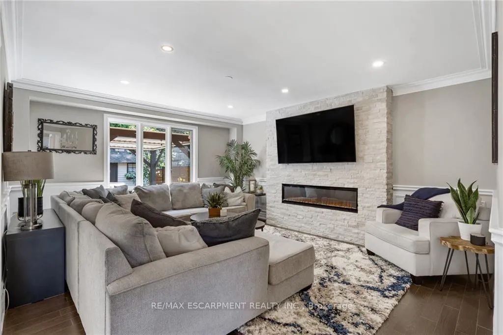 Photo 11 of 8 Orr Crescent, Hamilton, Stoney Creek — HOMEH