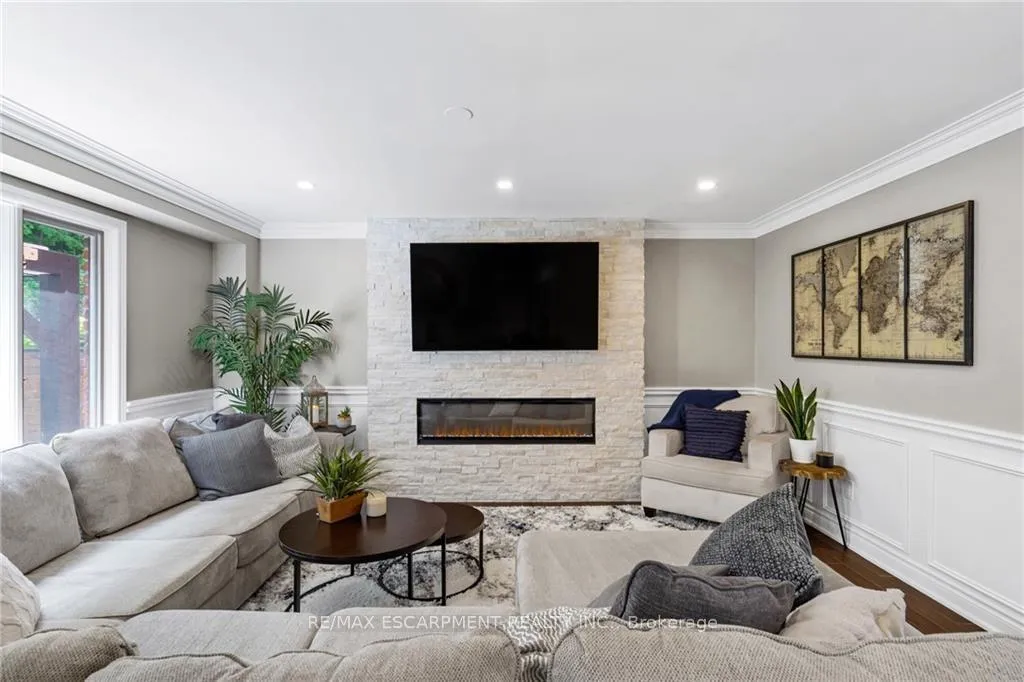 Photo 12 of 8 Orr Crescent, Hamilton, Stoney Creek — HOMEH