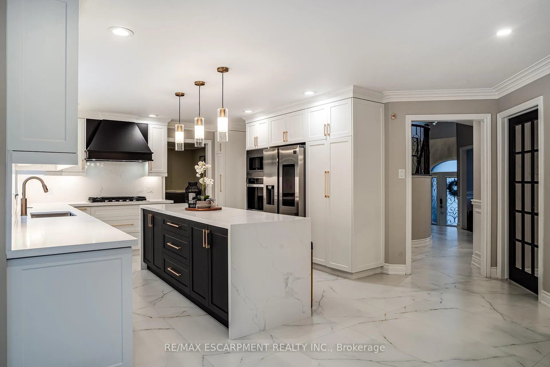 Photo 14 of 8 Orr Crescent, Hamilton, Stoney Creek — HOMEH