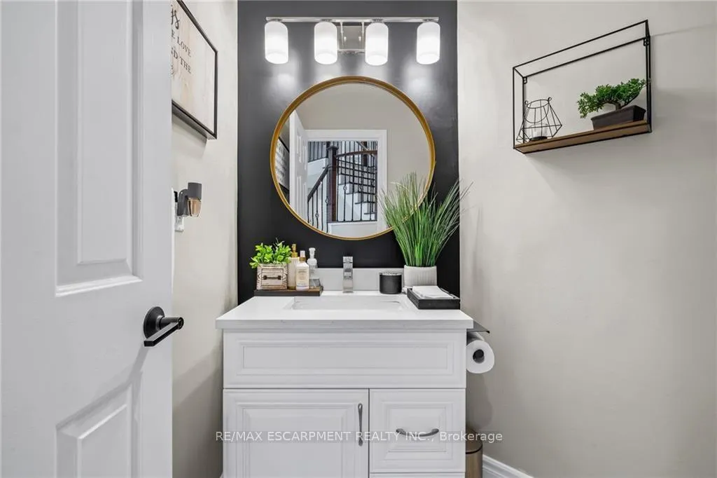 Photo 23 of 8 Orr Crescent, Hamilton, Stoney Creek — HOMEH