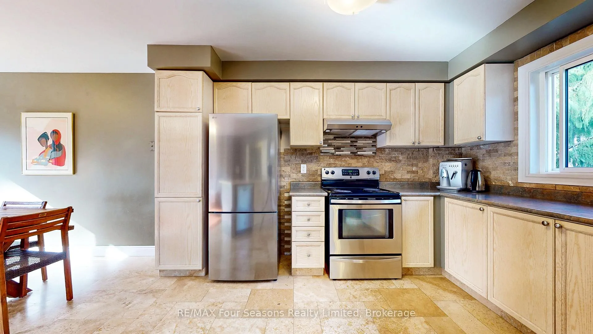 Photo 12 of 104 Silver Birch Avenue, Wasaga Beach — HOMEH