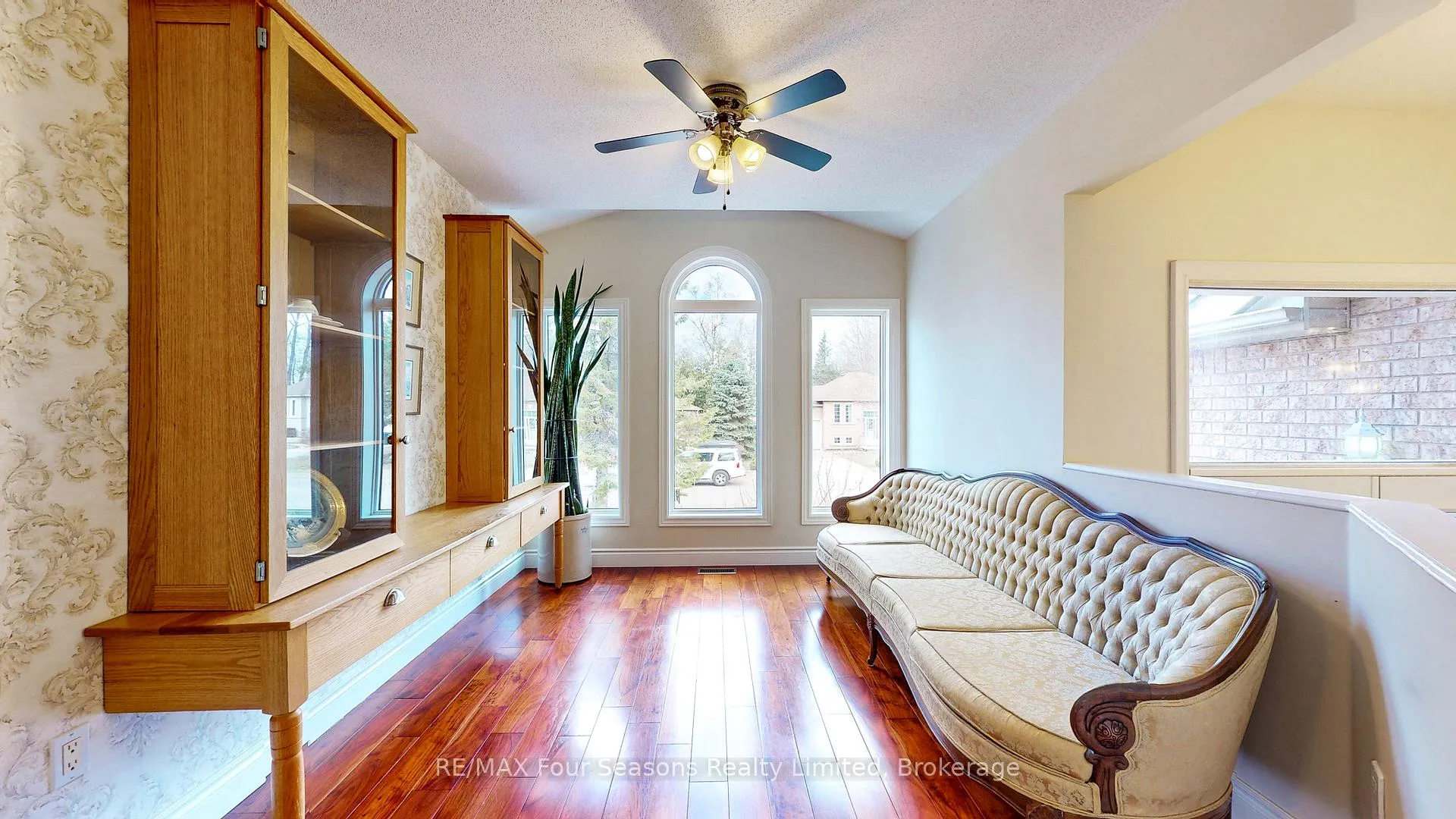 Photo 15 of 104 Silver Birch Avenue, Wasaga Beach — HOMEH