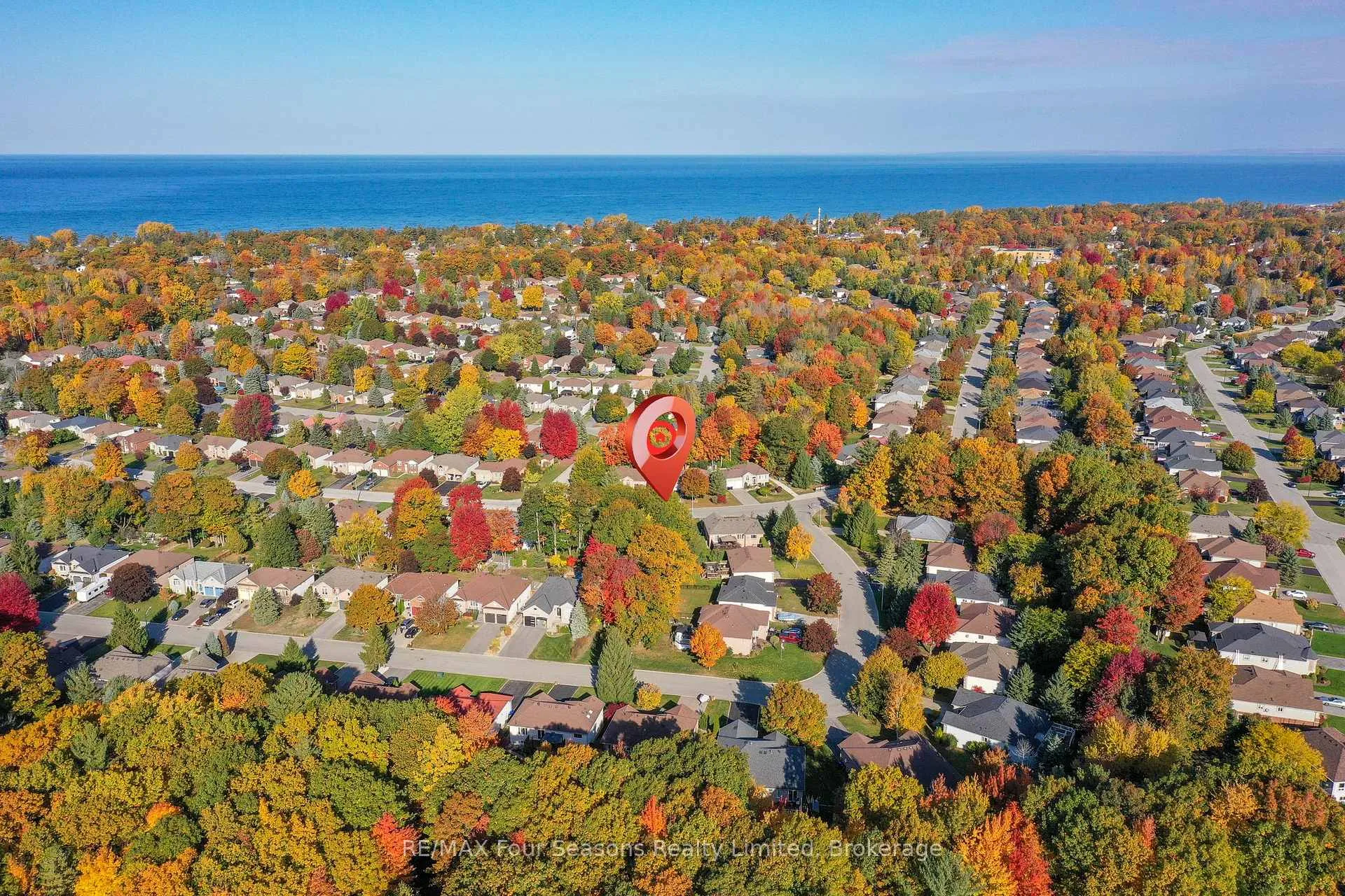 Photo 32 of 104 Silver Birch Avenue, Wasaga Beach — HOMEH