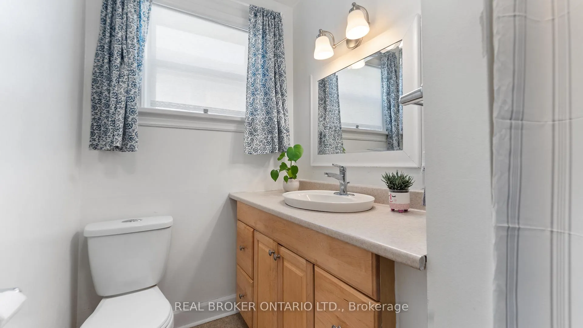 Photo 13 of 262 Oakland Road, Brant, Oakland — HOMEH