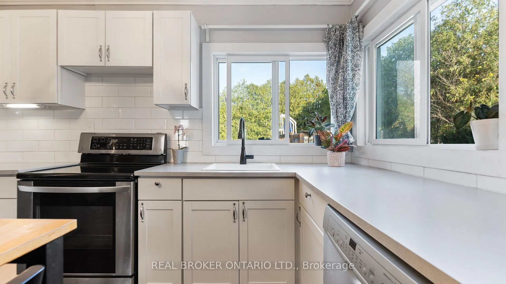 Photo 20 of 262 Oakland Road, Brant, Oakland — HOMEH