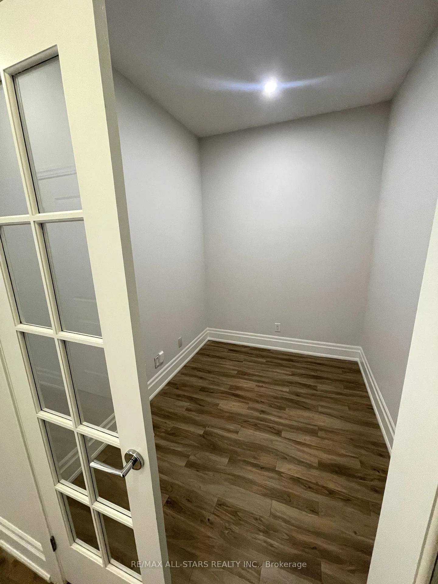 Photo 3 of Unit 119, 39 Upper Duke Crescent, Markham, Unionville — HOMEH