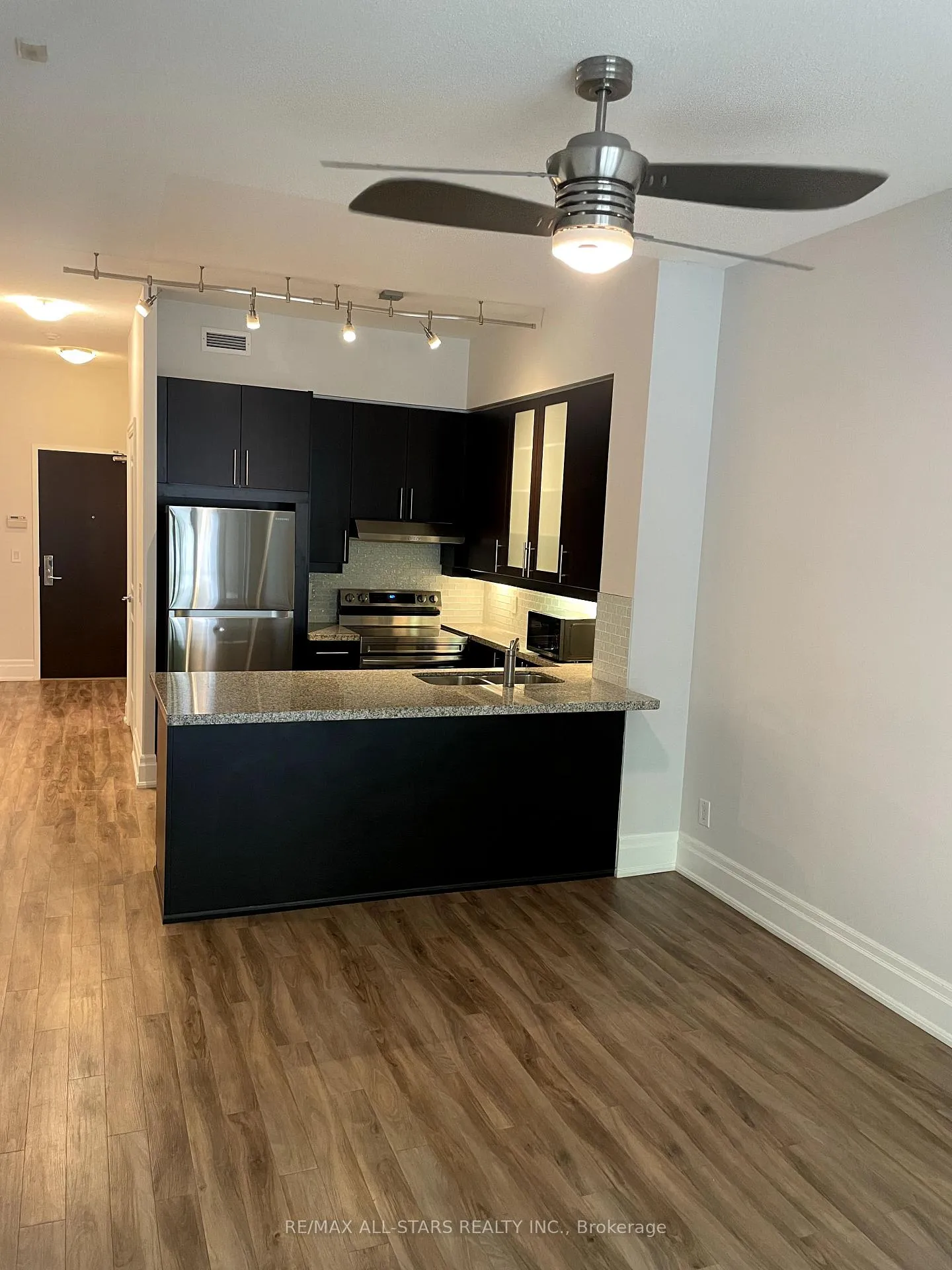 Photo 7 of Unit 119, 39 Upper Duke Crescent, Markham, Unionville — HOMEH