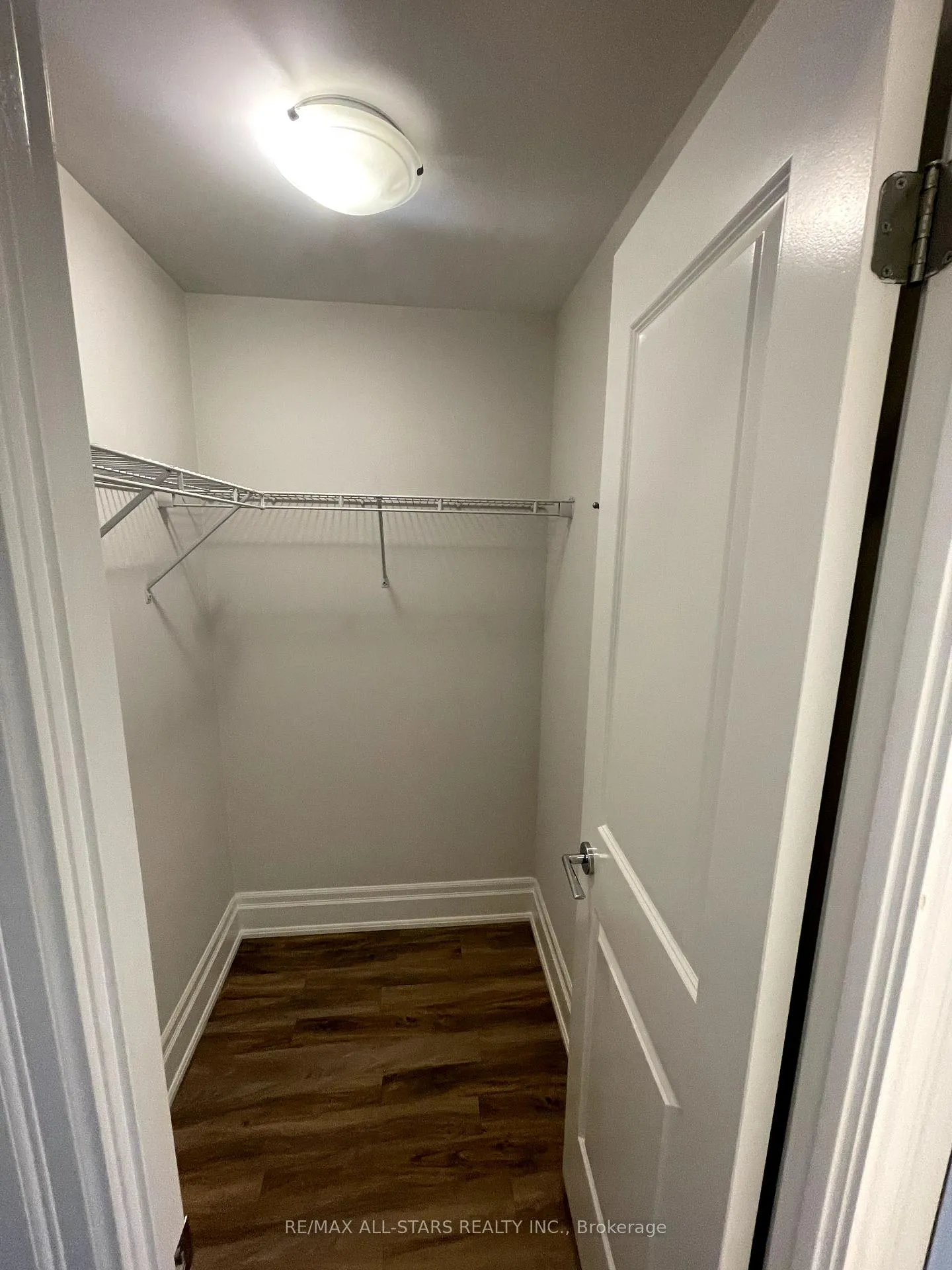Photo 8 of Unit 119, 39 Upper Duke Crescent, Markham, Unionville — HOMEH