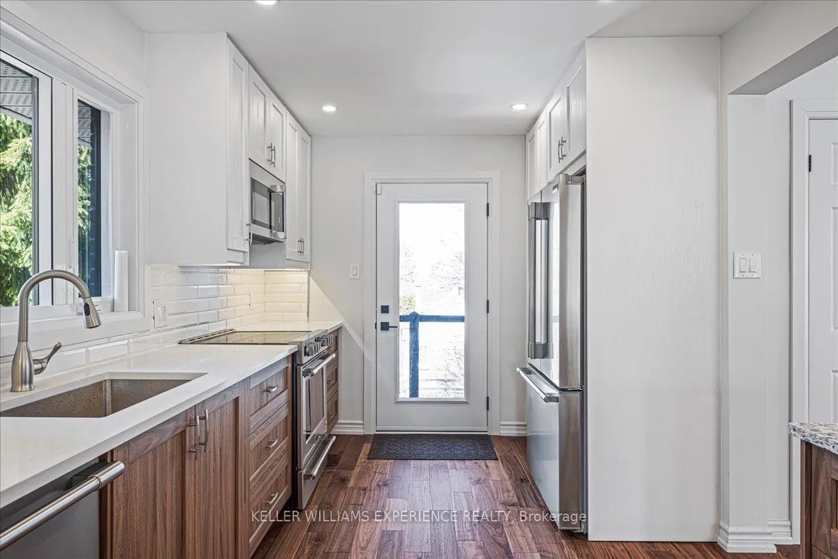 Photo 23 of 54 Eugenia Street, Barrie, Codrington — HOMEH