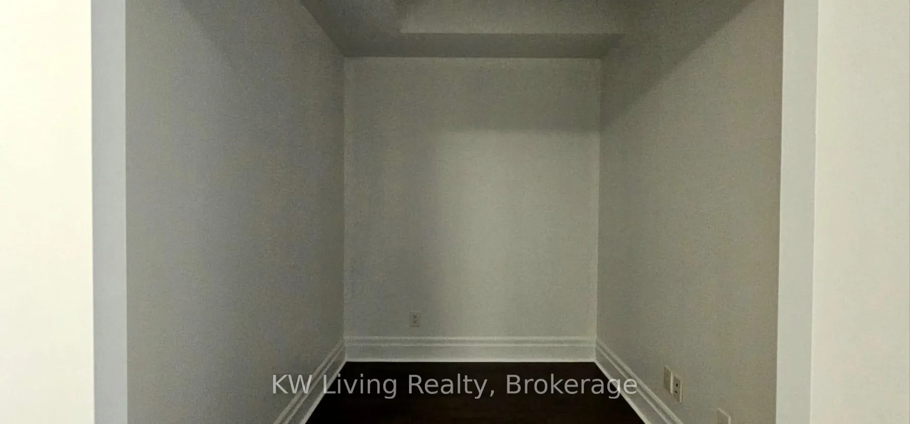 Photo 4 of Unit 407, 131 Upper Duke Crescent, Markham, Unionville — HOMEH