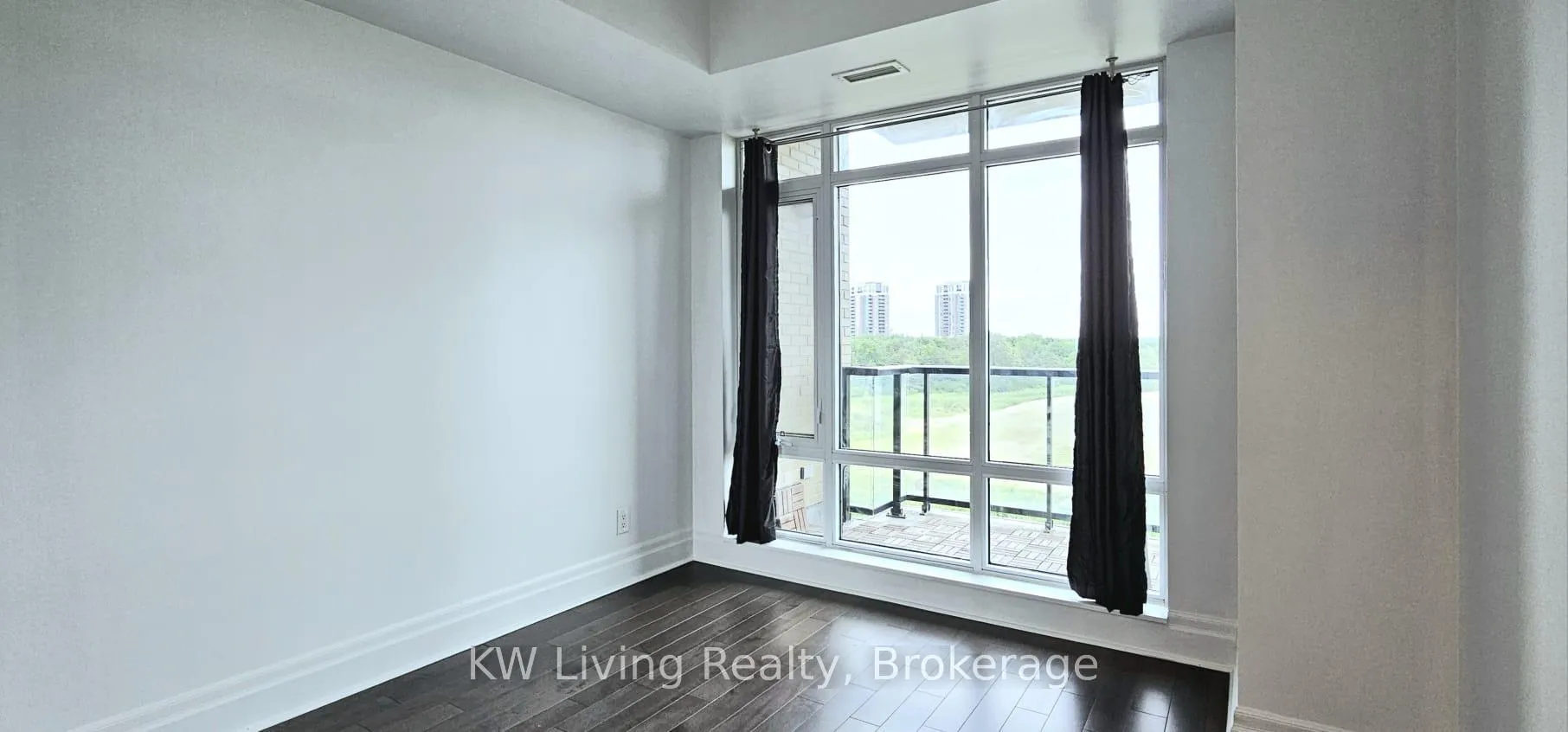 Photo 12 of Unit 407, 131 Upper Duke Crescent, Markham, Unionville — HOMEH