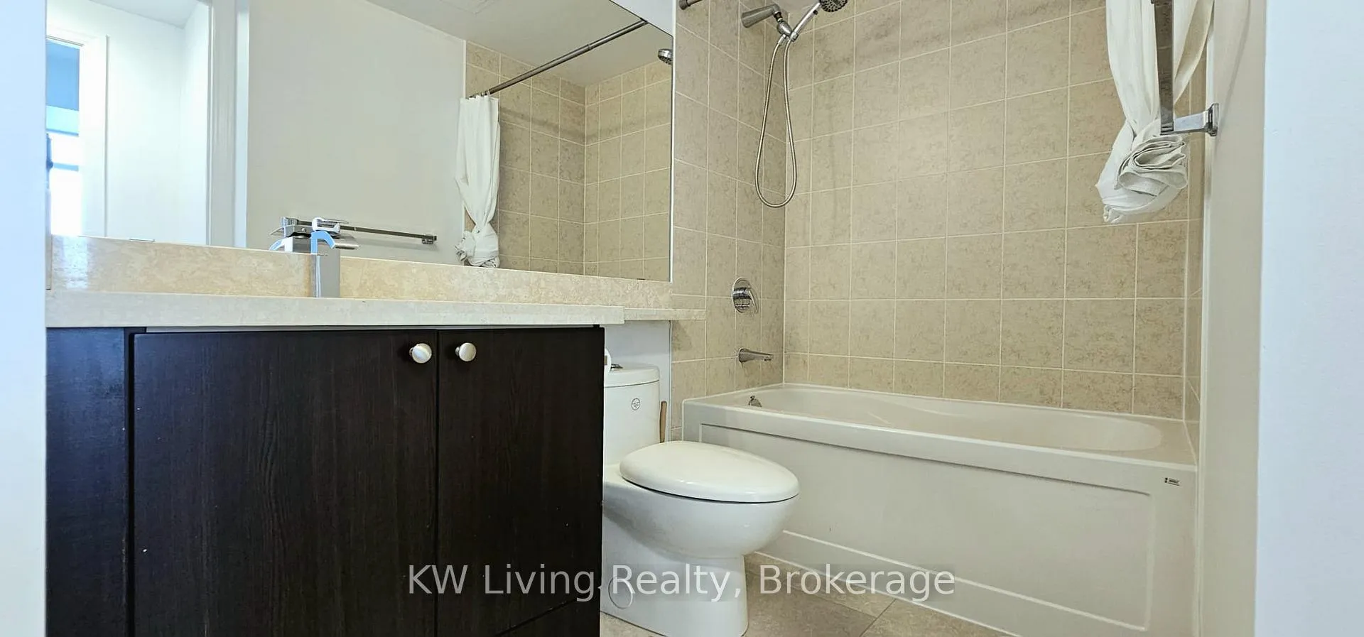 Photo 14 of Unit 407, 131 Upper Duke Crescent, Markham, Unionville — HOMEH
