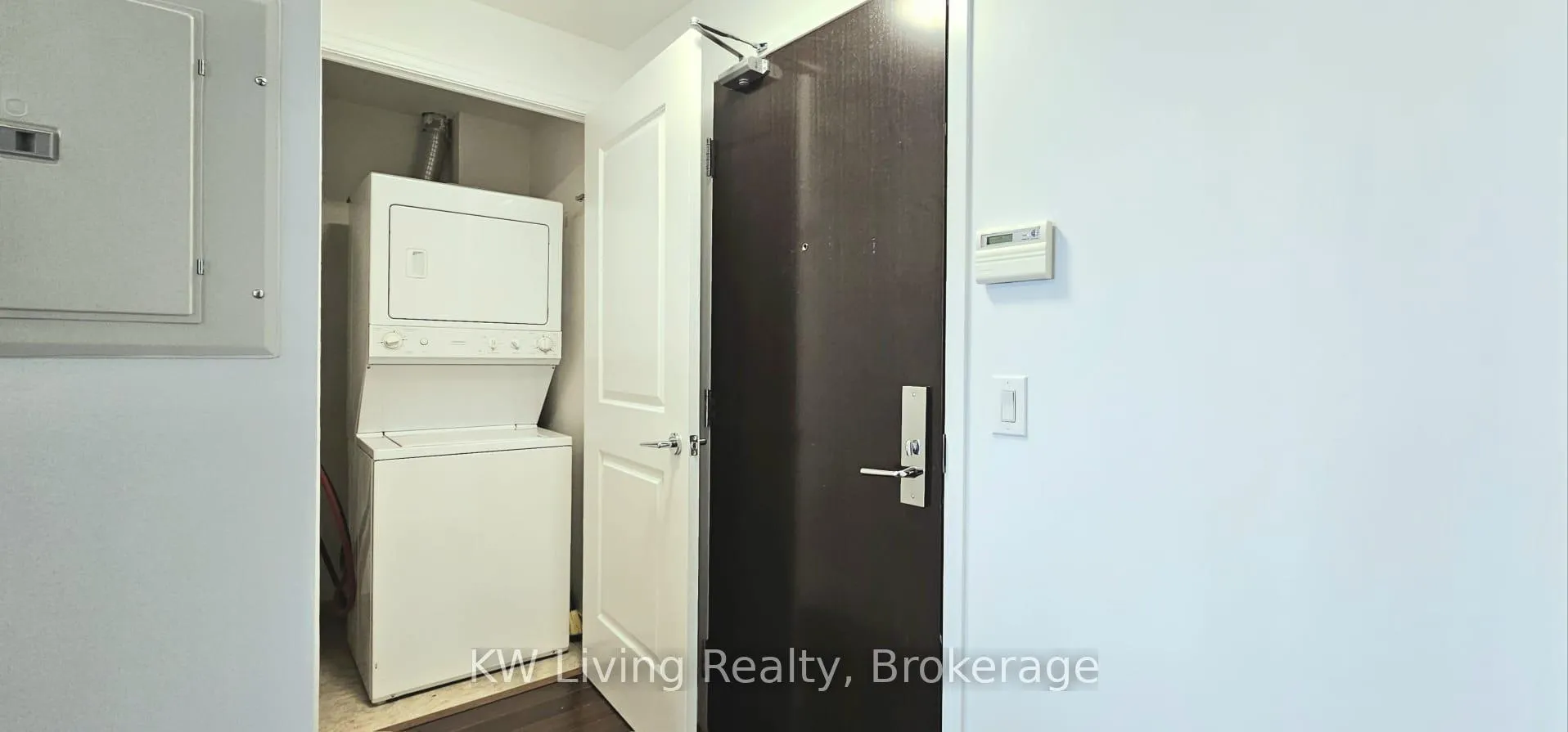 Photo 15 of Unit 407, 131 Upper Duke Crescent, Markham, Unionville — HOMEH