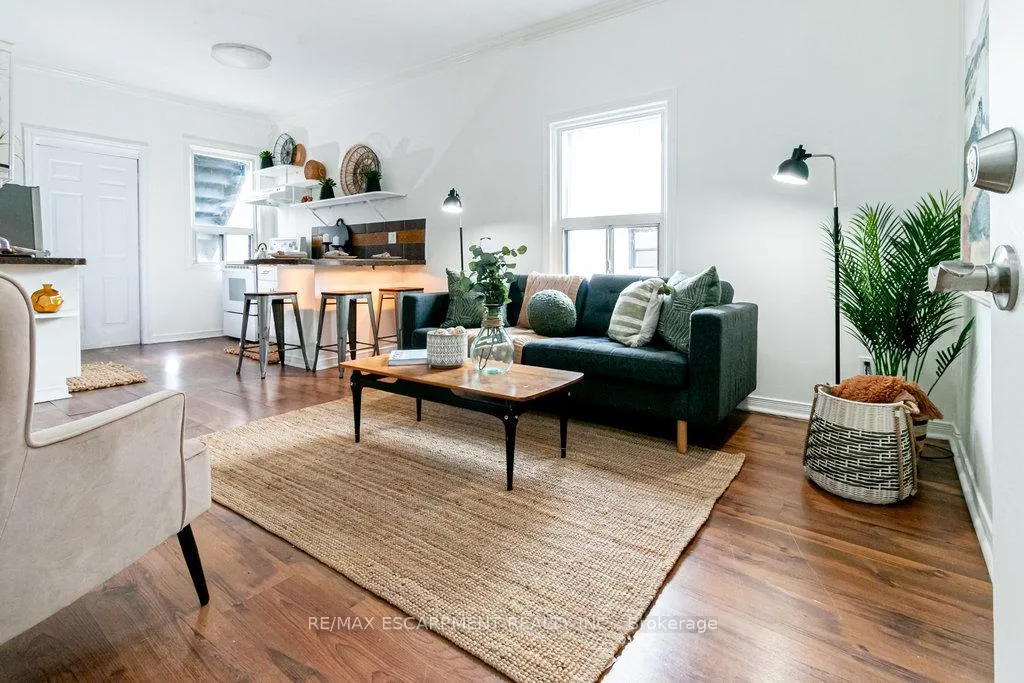Photo 5 of 235 Young Street, Hamilton, Corktown — HOMEH