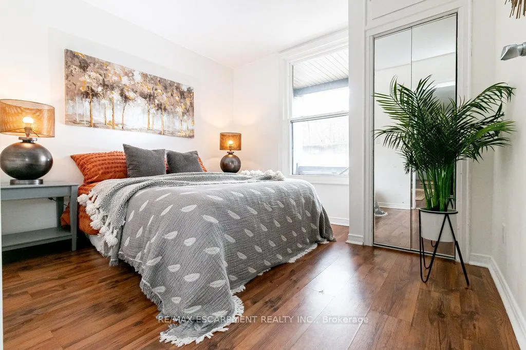 Photo 15 of 235 Young Street, Hamilton, Corktown — HOMEH