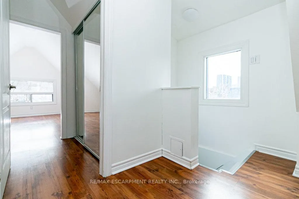 Photo 33 of 235 Young Street, Hamilton, Corktown — HOMEH