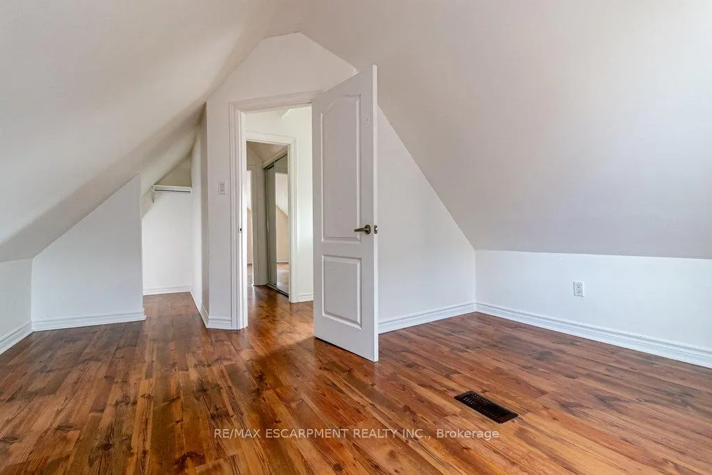 Photo 37 of 235 Young Street, Hamilton, Corktown — HOMEH