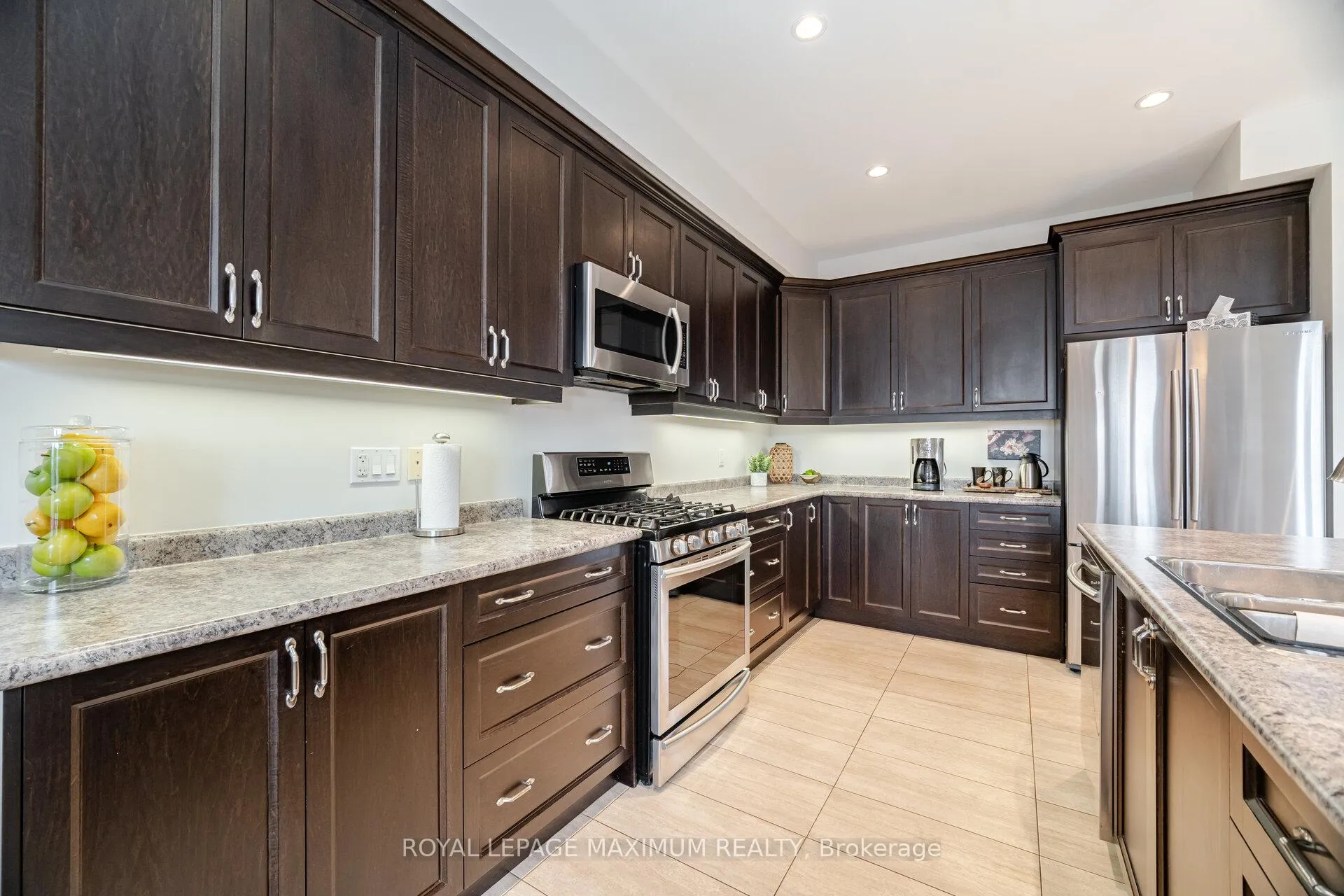 Photo 21 of 134 Hazelton Avenue, Hamilton, Sheldon — HOMEH