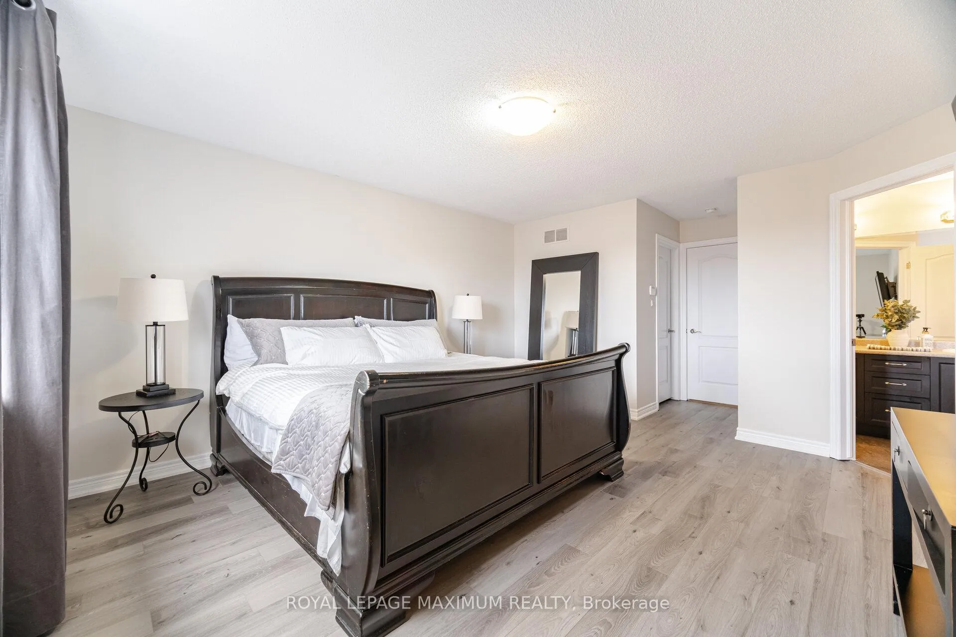 Photo 29 of 134 Hazelton Avenue, Hamilton, Sheldon — HOMEH