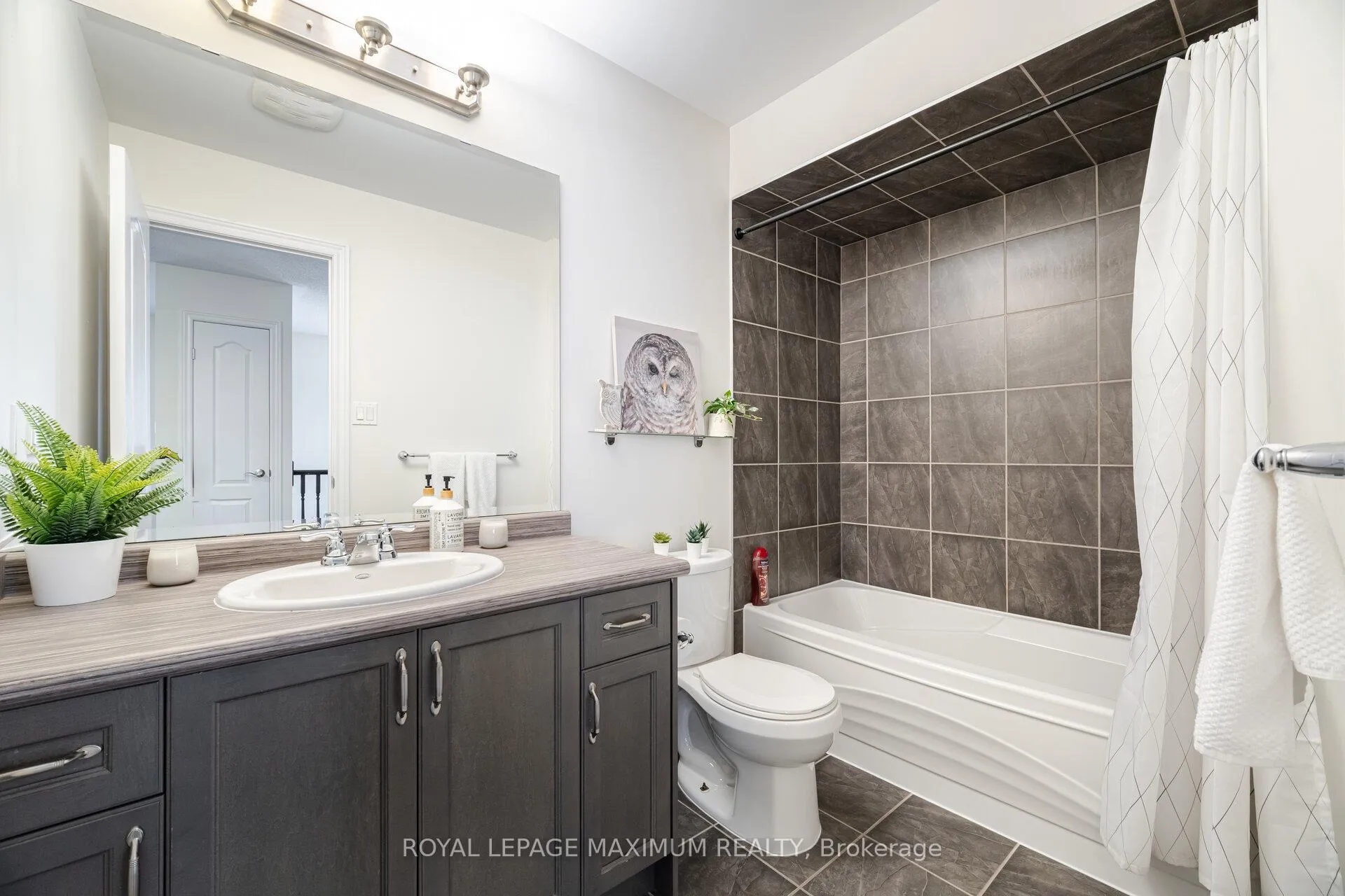 Photo 37 of 134 Hazelton Avenue, Hamilton, Sheldon — HOMEH