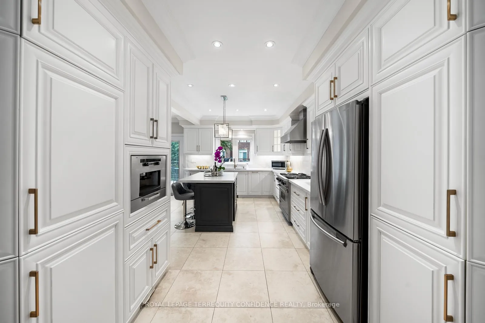 Photo 3 of 635 St Germain Avenue, Toronto, Bedford Park-Nortown — HOMEH