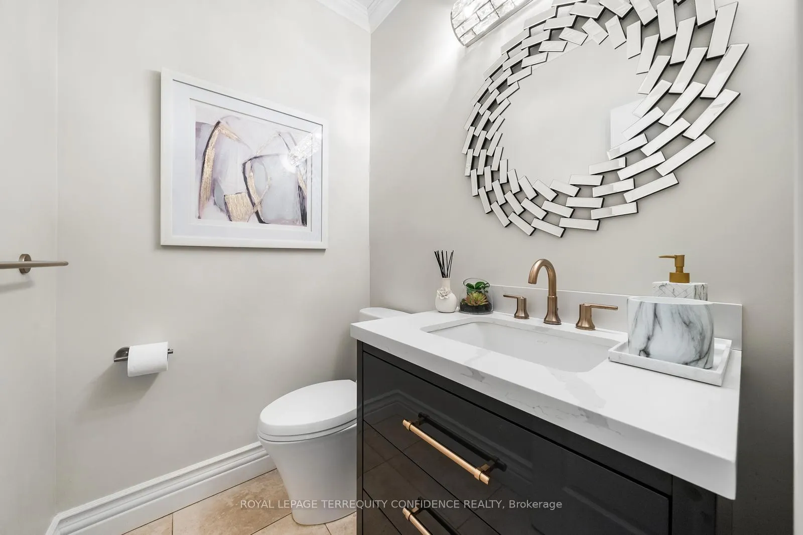 Photo 9 of 635 St Germain Avenue, Toronto, Bedford Park-Nortown — HOMEH