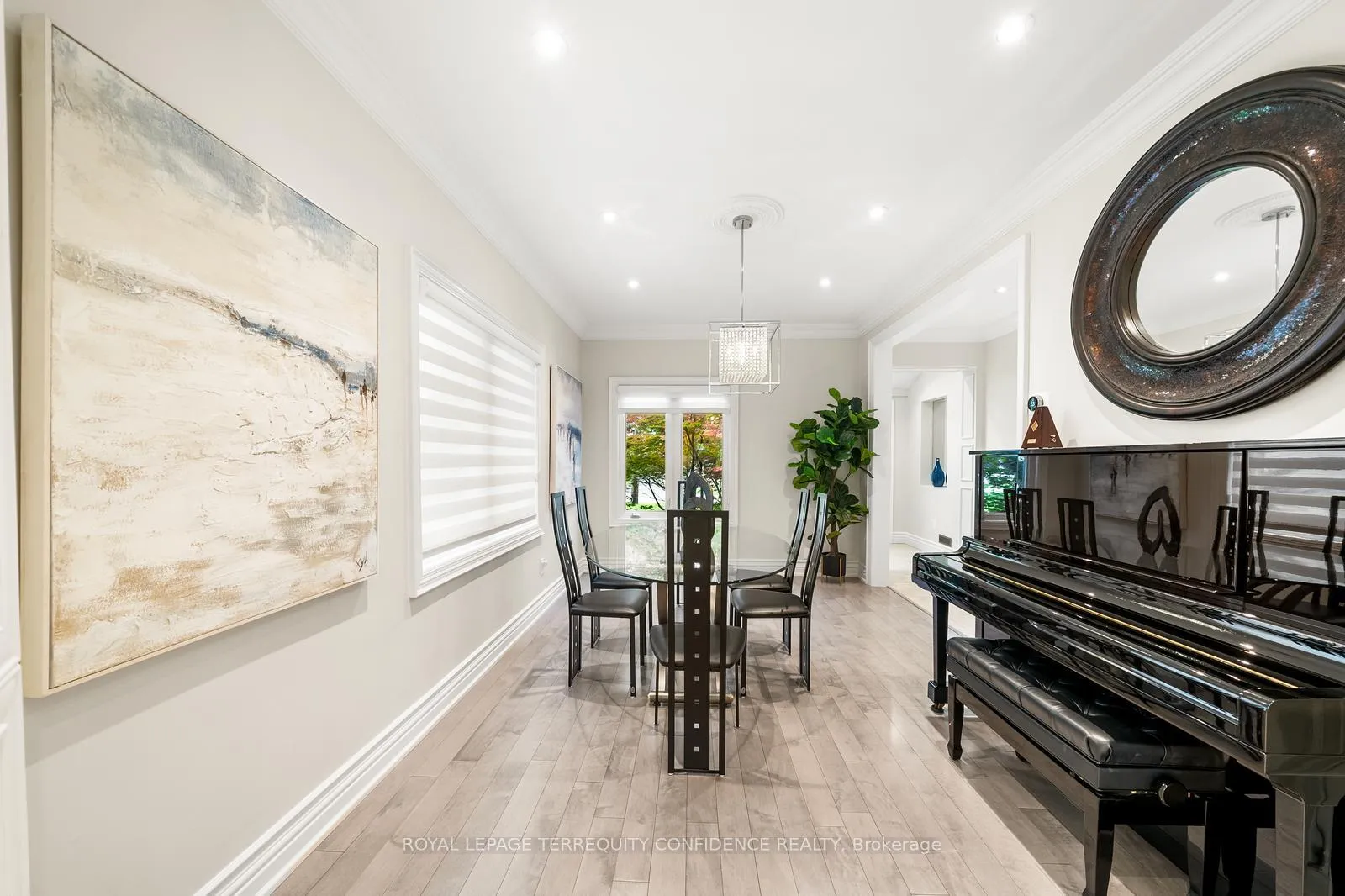Photo 11 of 635 St Germain Avenue, Toronto, Bedford Park-Nortown — HOMEH